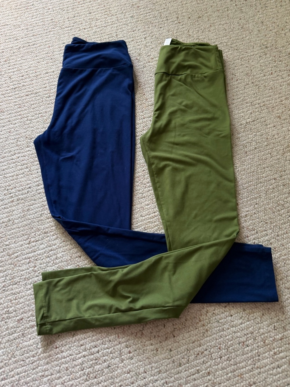2 pairs of LuLaRoe leggings- one size